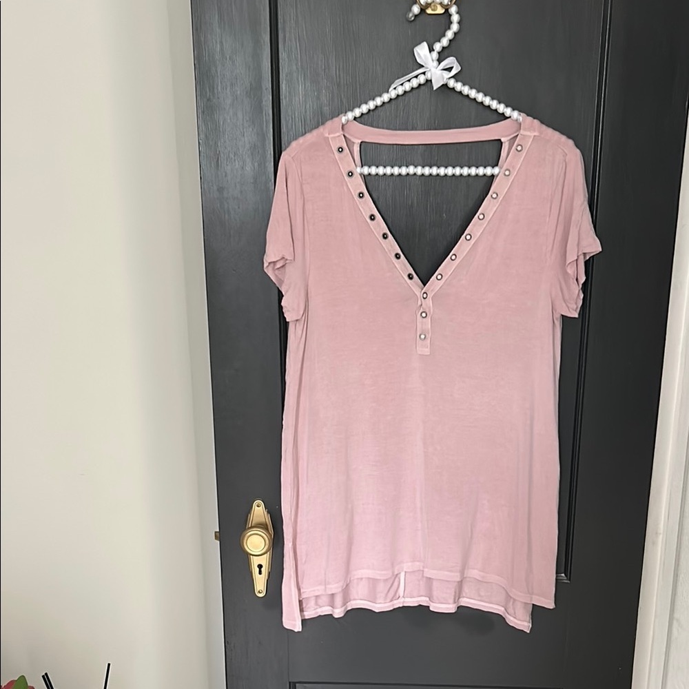 American Eagle Outfitters Pink Buttoned Relaxed Blouse